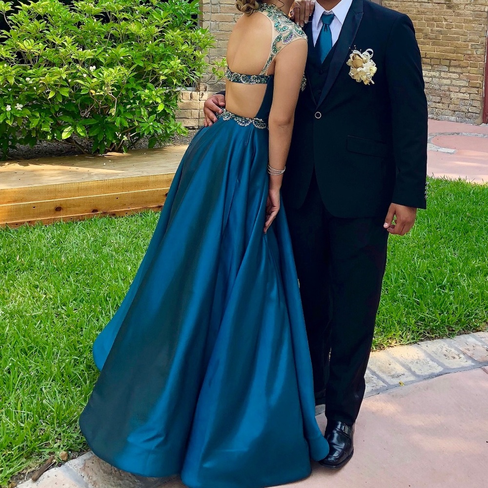 Gorgeous Teal Dress